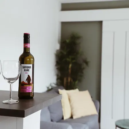 Charley's Beachhouse * ノールトウェイク